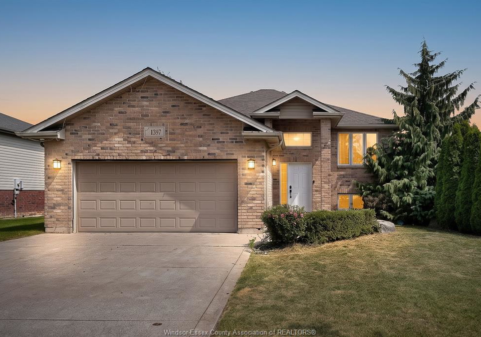 1397-crosswinds-drive-lakeshore-ontario-26020561