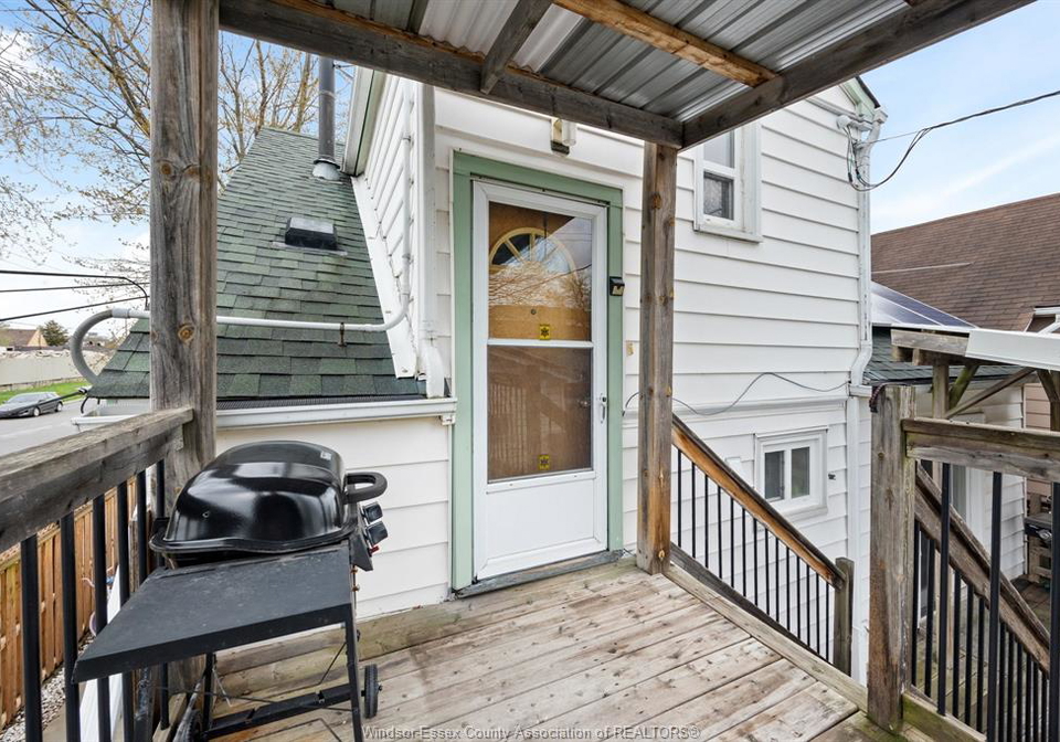 1361-albert-windsor-ontario-26020568