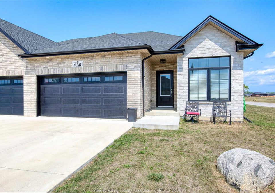 236-mclellan-amherstburg-ontario-26020571