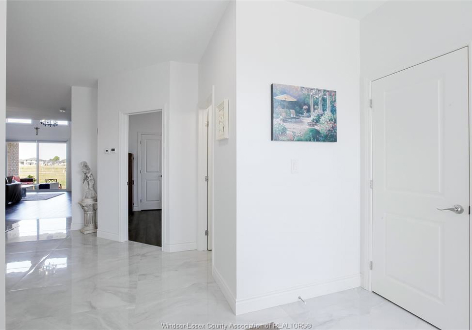 236-mclellan-amherstburg-ontario-26020571