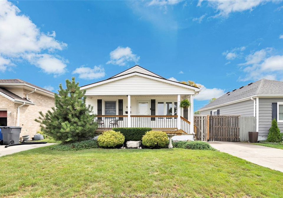 678-labute-tecumseh-ontario-26020572