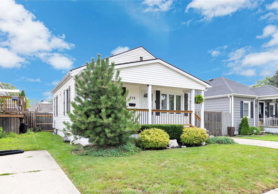 678-labute-tecumseh-ontario-26020572