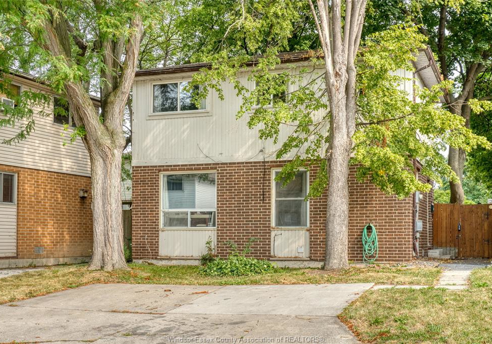 9370-aire-court-windsor-ontario-26020577