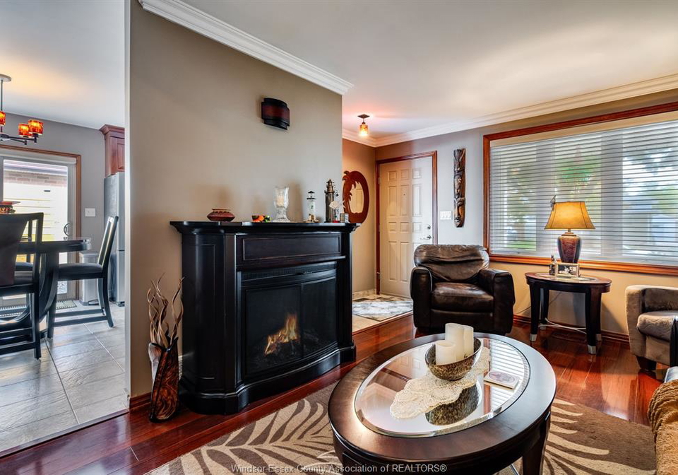 2677-robert-road-windsor-ontario-26020578