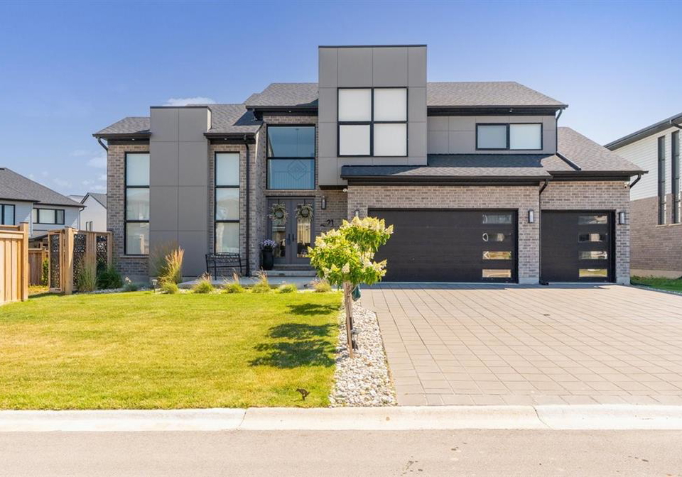 21-locky-lane-komoka-ontario-26020582