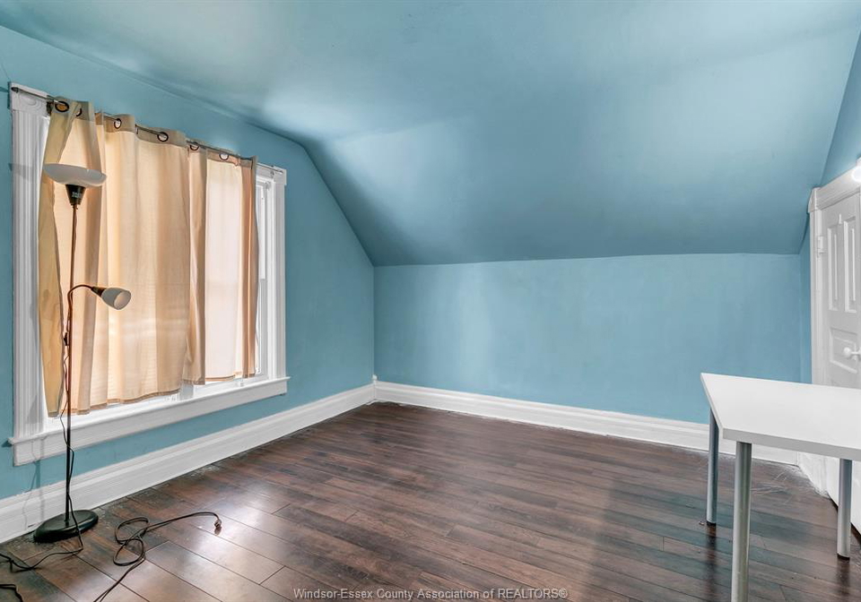 547-oak-windsor-ontario-26020587