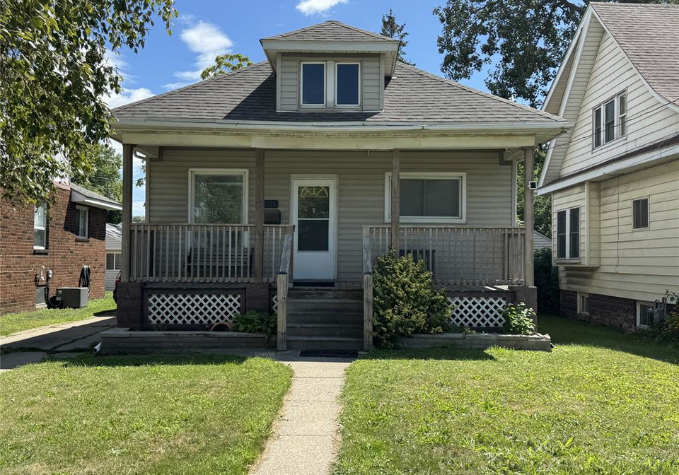 3515-sandwich-street-windsor-ontario-26020595