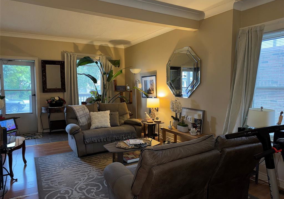 3515-sandwich-street-windsor-ontario-26020595