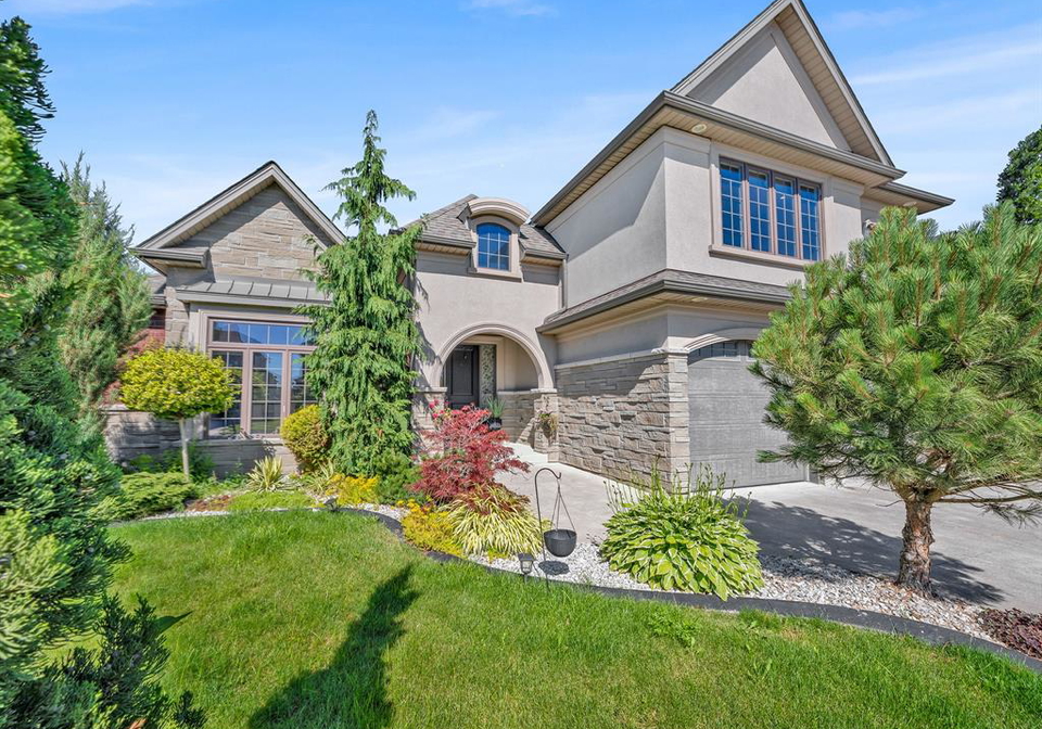 1343-monticello-street-windsor-ontario-26020596
