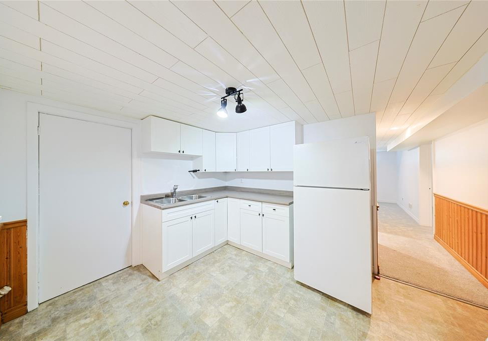 237-essex-street-sarnia-ontario-26020599