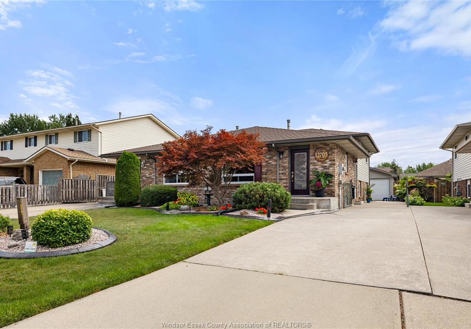 12705-horwood-crescent-tecumseh-ontario-26020609