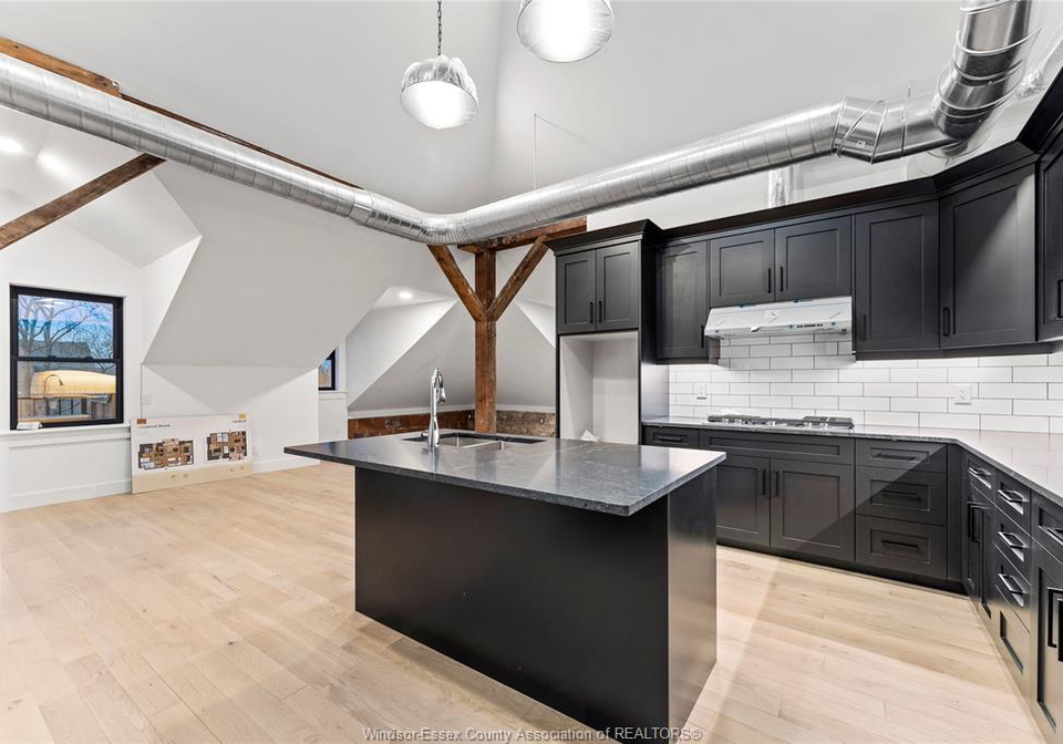 247-brock-street-amherstburg-ontario-26020614