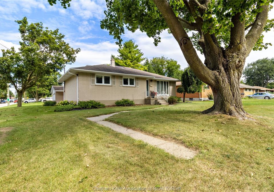 199-tweedsmuir-avenue-east-chatham-ontario-26020625