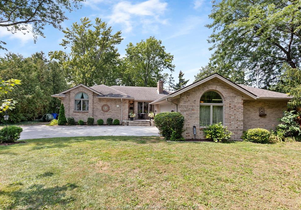 161-lacasse-boulevard-tecumseh-ontario-26020639