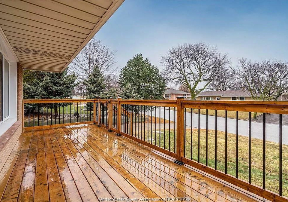 10-countess-leamington-ontario-26020642