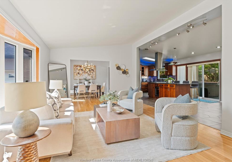 3740-ouellette-windsor-ontario-26020643