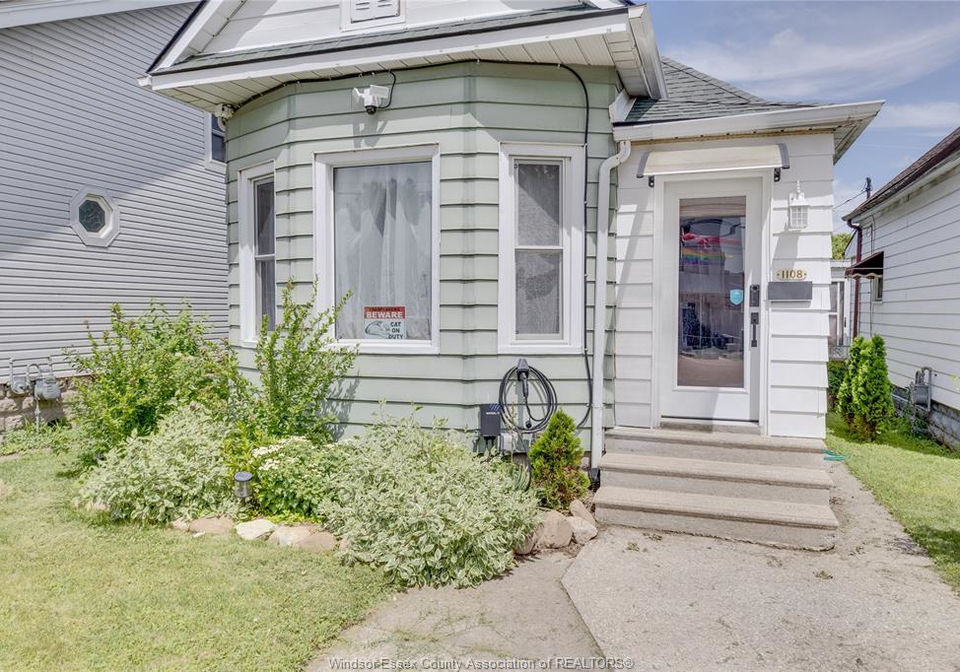 1108-assumption-street-windsor-ontario-26020645