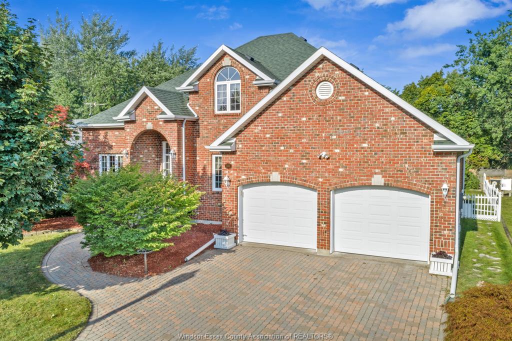 555-christina-crescent-windsor-ontario-26020649