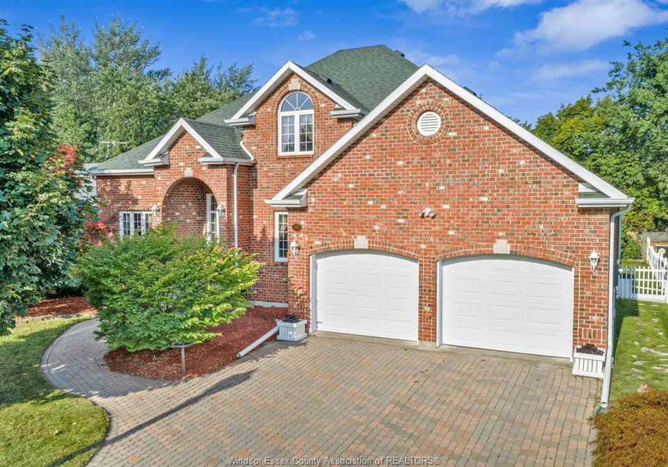 555-christina-crescent-windsor-ontario-26020649