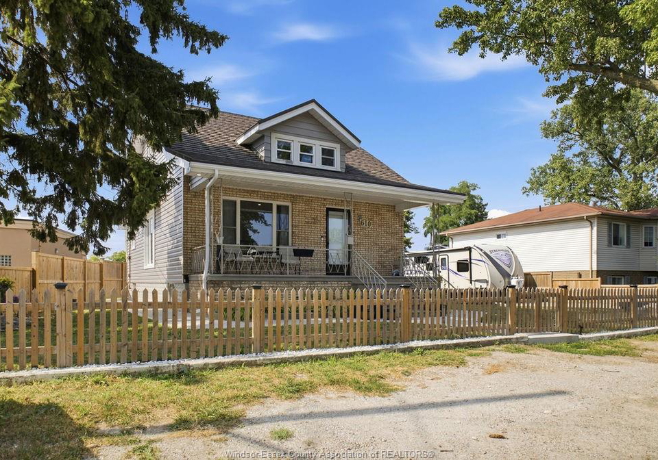 610-brazil-avenue-windsor-ontario-26020656
