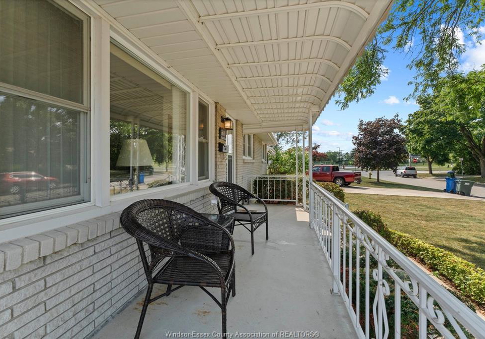 1280-parkview-avenue-windsor-ontario-26020657