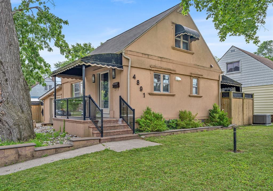 4891-seminole-windsor-ontario-26020659