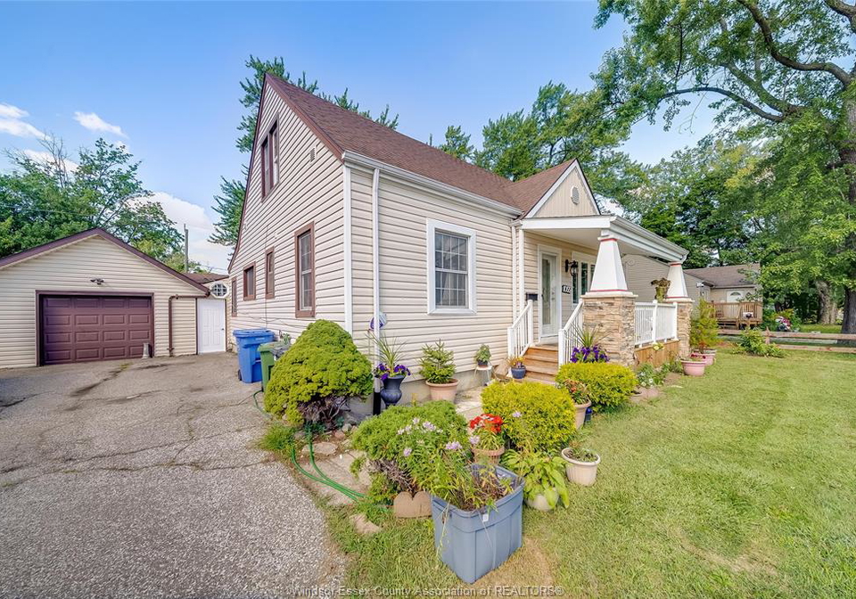1055-jeferson-avenue-windsor-ontario-26020660