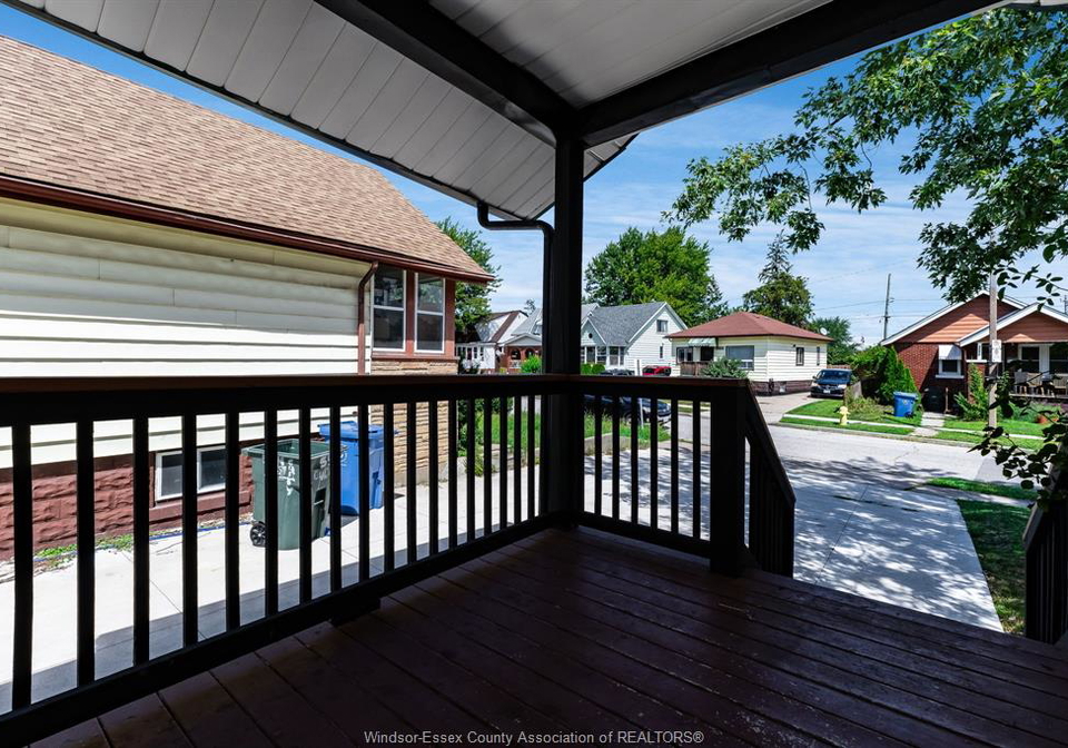 1343-lillian-windsor-ontario-26020663