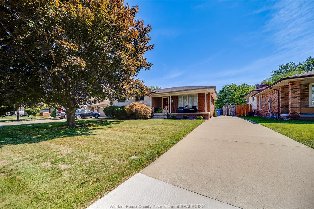 380-woodridge-drive-tecumseh-ontario-26020670