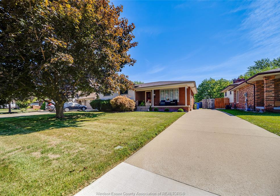 380-woodridge-drive-tecumseh-ontario-26020670