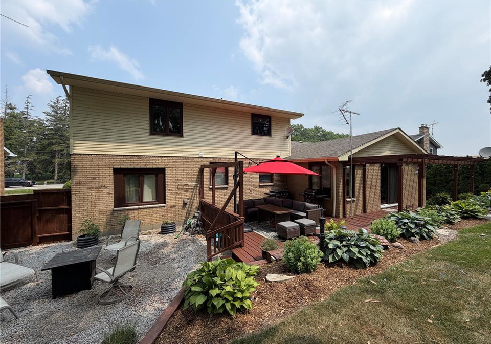 2053-dufferin-avenue-wallaceburg-ontario-26020676