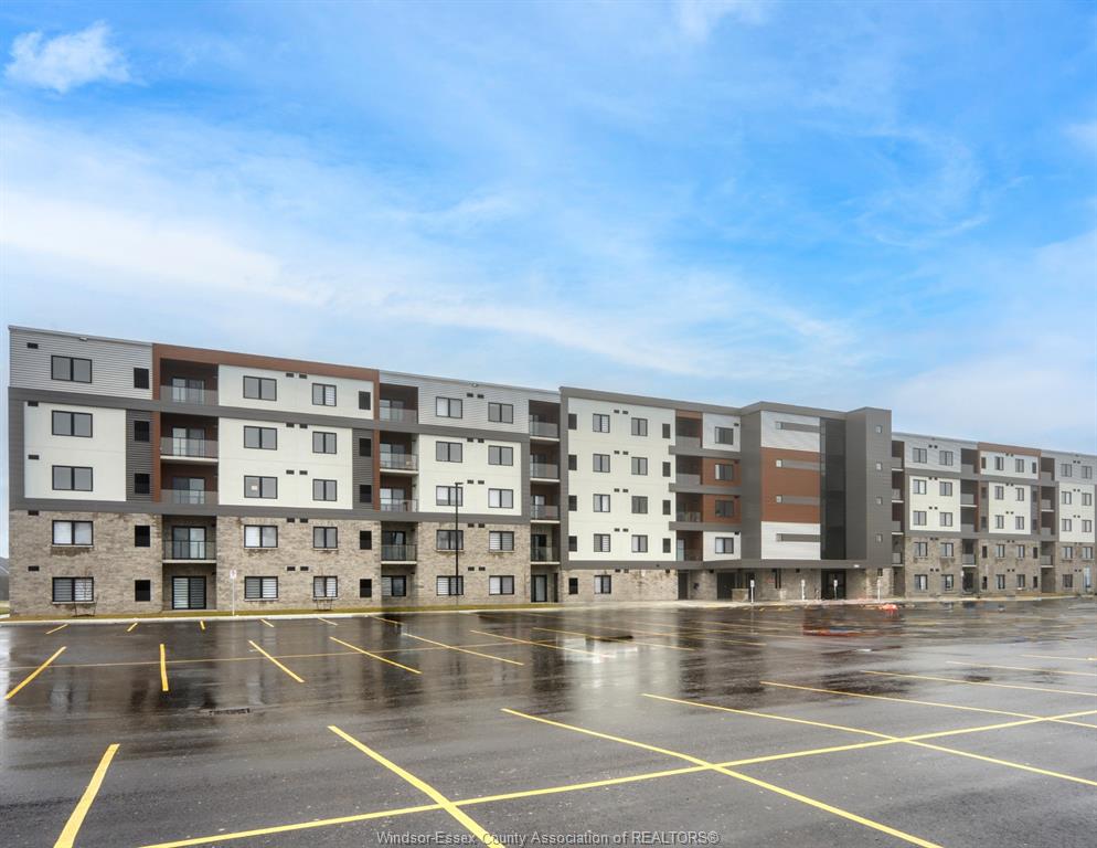 2550-sandwich-west-parkway-lasalle-ontario-26020679