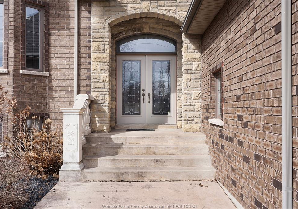 199-ellison-leamington-ontario-26020682