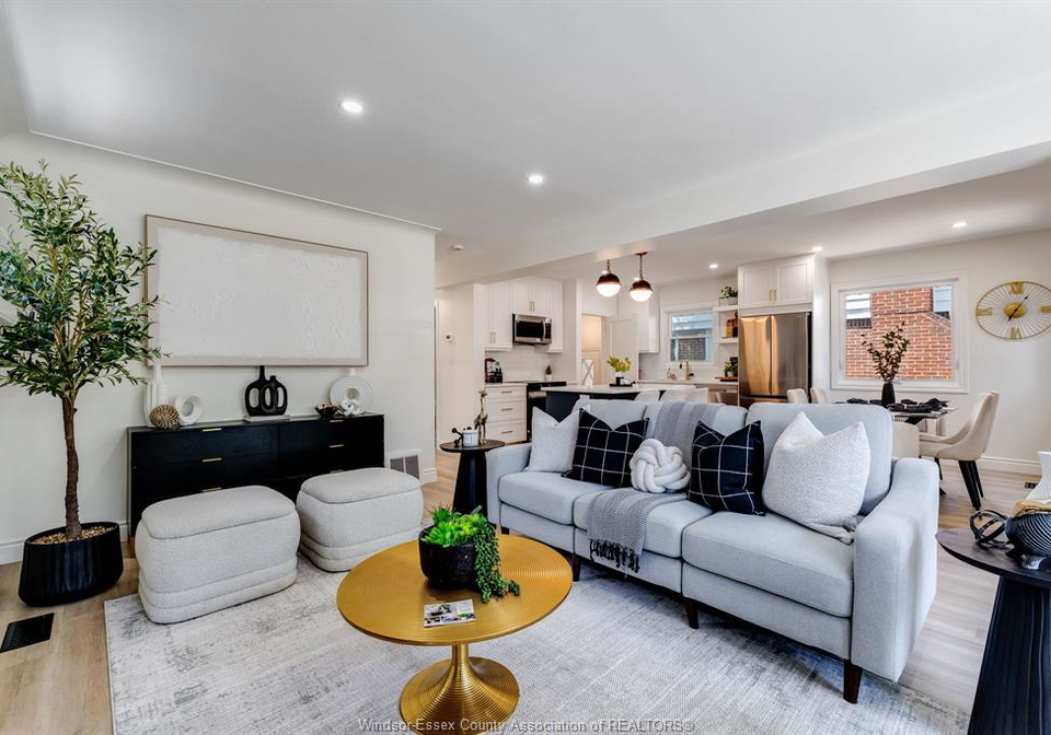 2309-hall-windsor-ontario-26020689