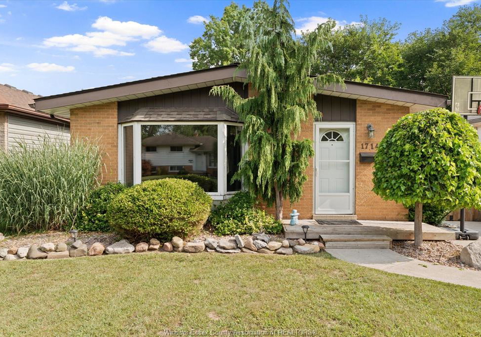 1714-sun-valley-drive-windsor-ontario-26020706