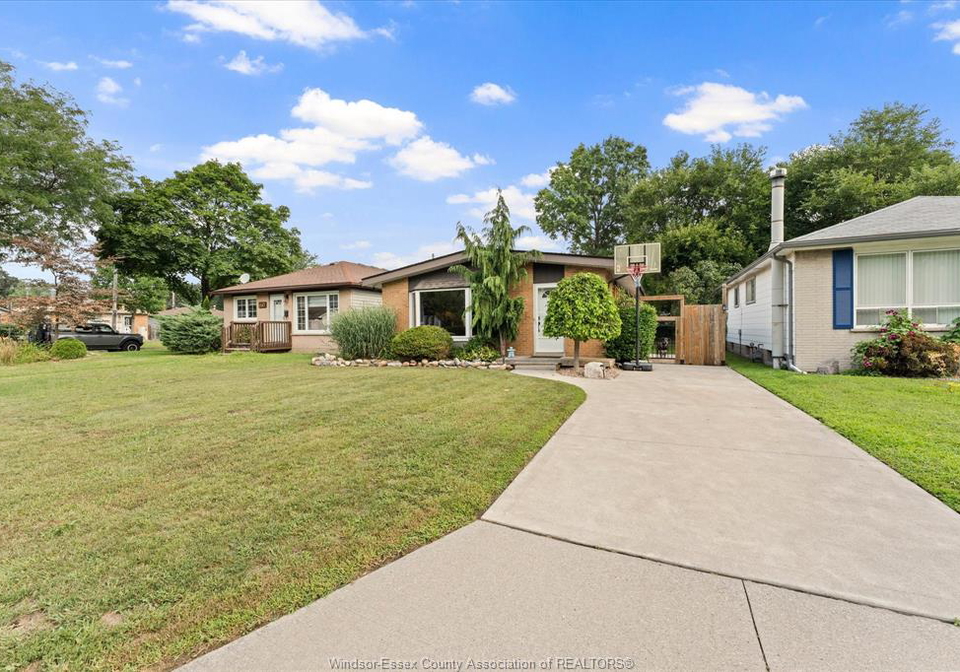 1714-sun-valley-drive-windsor-ontario-26020706