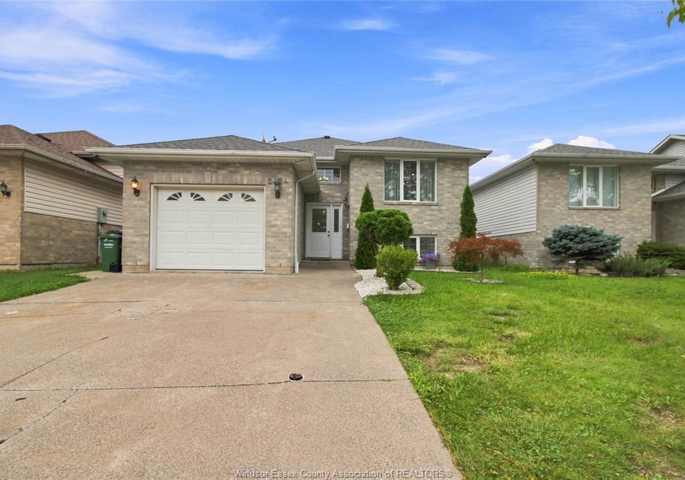 2424-timbercrest-avenue-windsor-ontario-26020710
