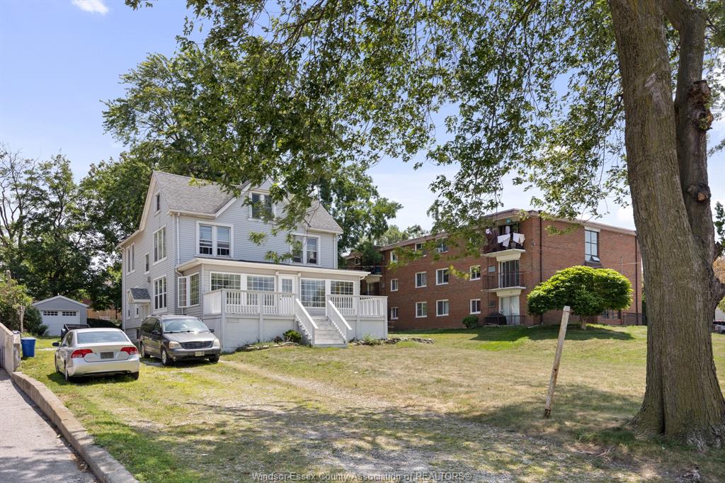 3177-russell-windsor-ontario-26020713