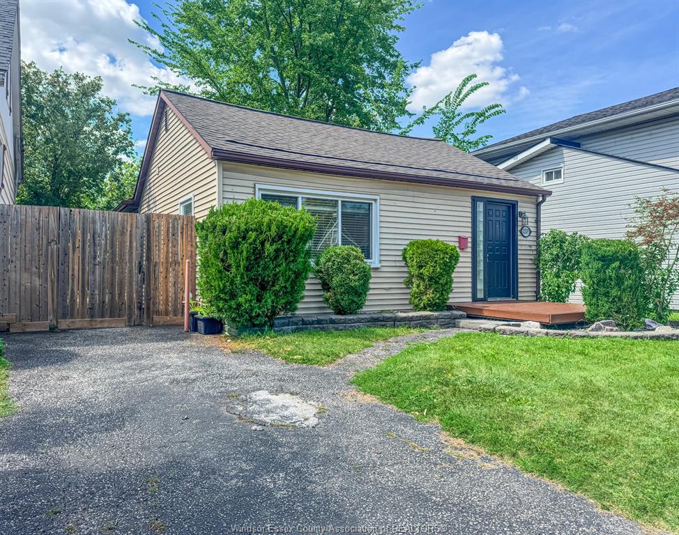 2529-alexis-windsor-ontario-26020722