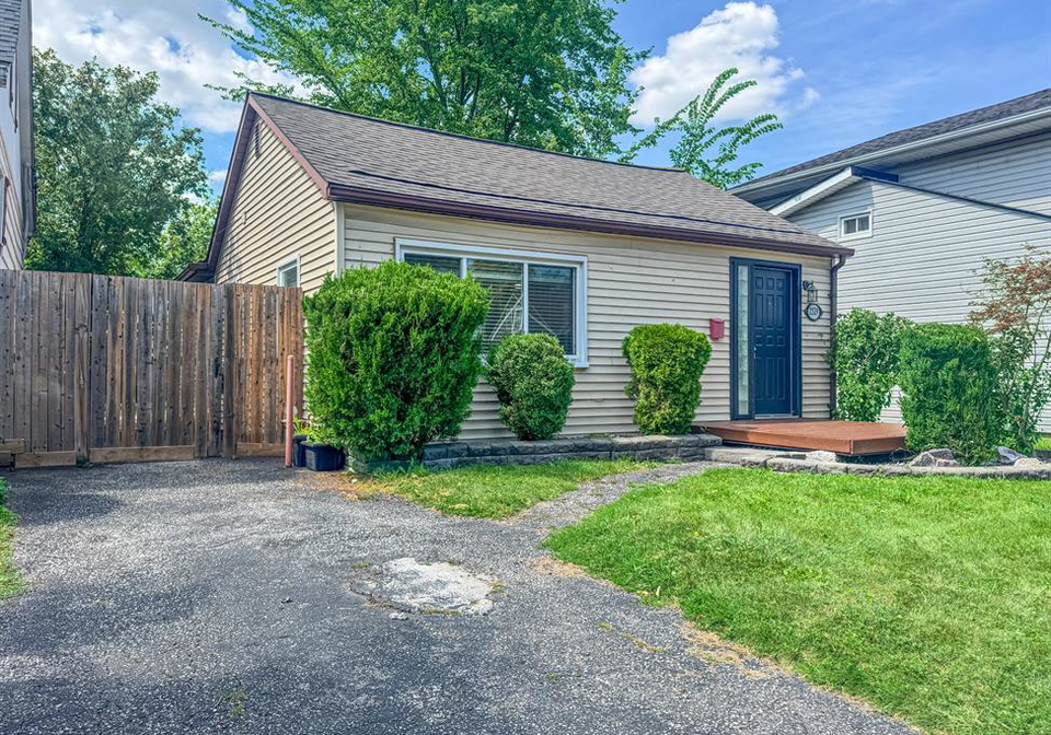 2529-alexis-windsor-ontario-26020722