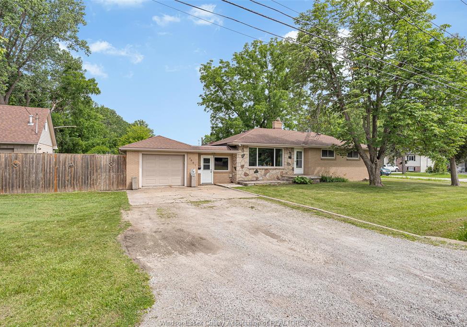 4861-matchett-road-windsor-ontario-26020724