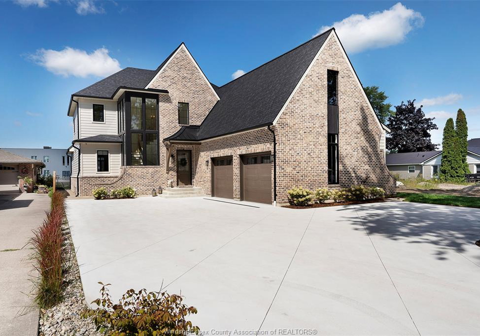 457-arlington-boulevard-tecumseh-ontario-26020736