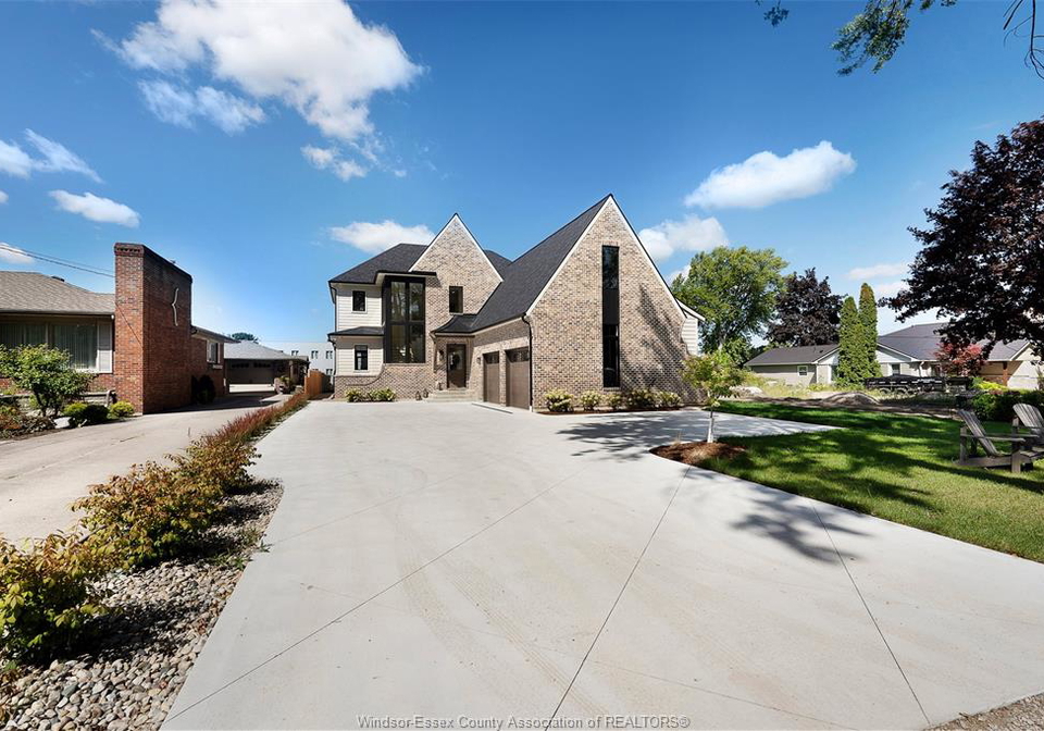 457-arlington-boulevard-tecumseh-ontario-26020736