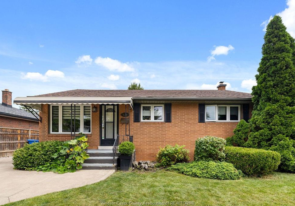 426-bertha-windsor-ontario-26020756