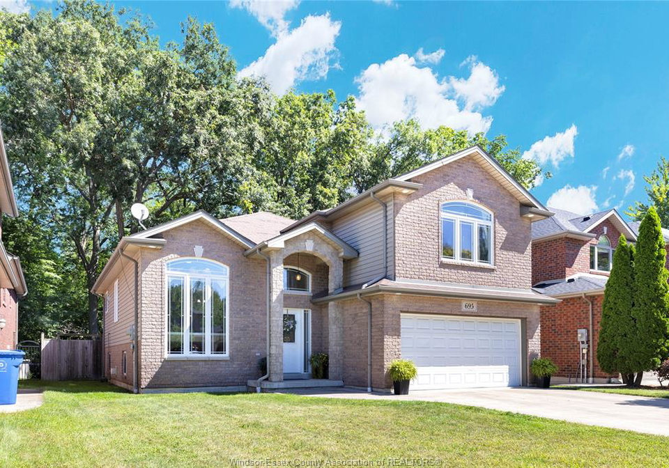 695-international-avenue-lasalle-ontario-26020760