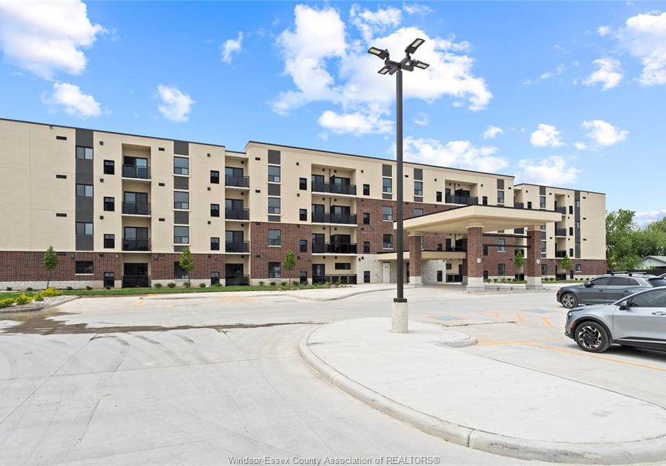 1-parnell-mcgregor-ontario-26020763