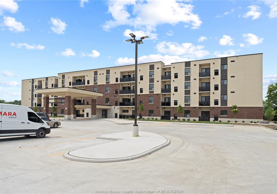 1-parnell-mcgregor-ontario-26020766