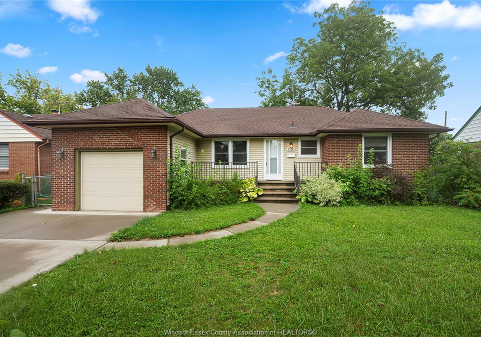 3130-academy-drive-windsor-ontario-26020769