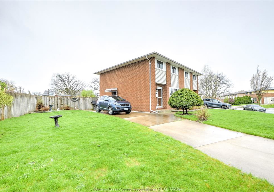 9447-alten-drive-windsor-ontario-26020776