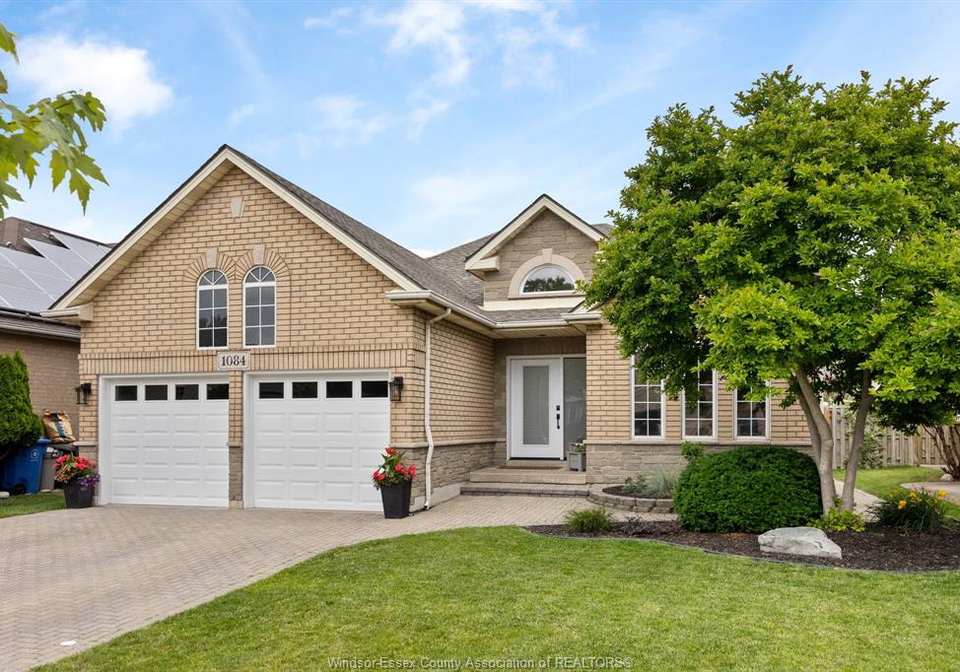 1084-cora-greenwood-drive-windsor-ontario-26020777